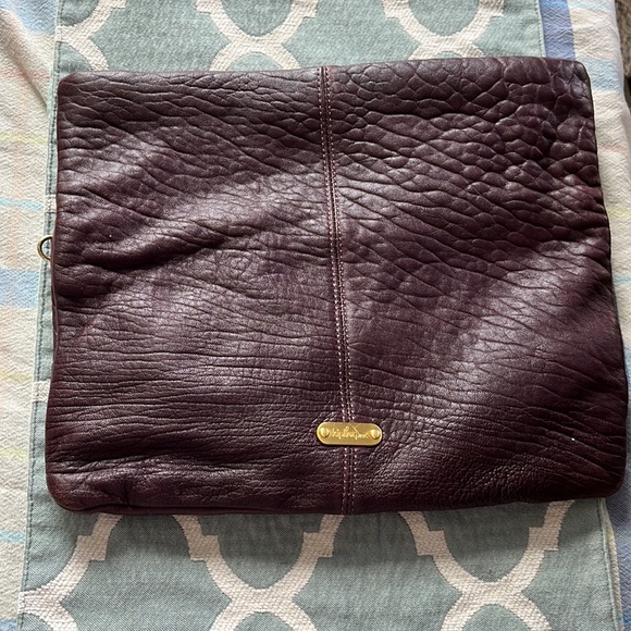 Kipling Elegant Purple Leather Clutch - Picture 2 of 3